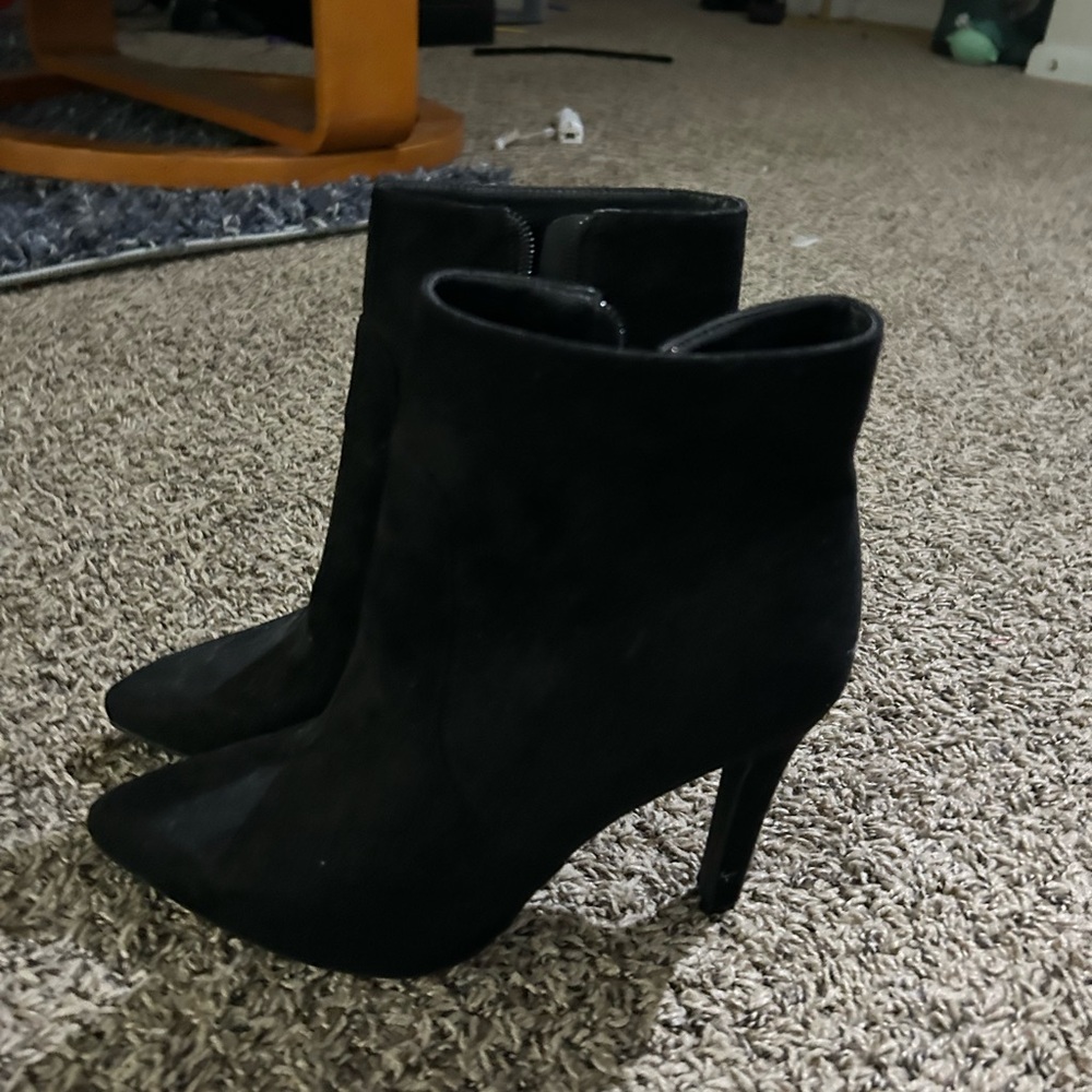 Women’s Black Suede Pointed-Toe Ankle Boots